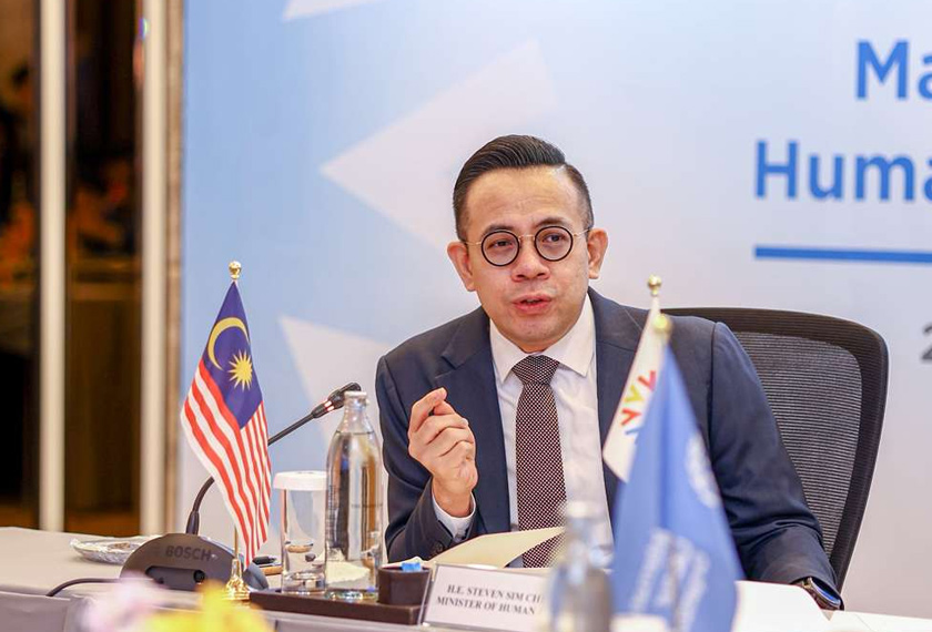 Steven Sim ketika menyampaikan ucap tama di AFMM-HCD. - Foto HRD Corp