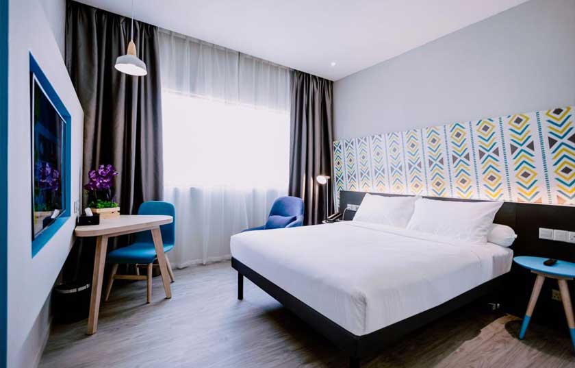 Bilik penginapan yang luas dan selesa di ibis Styles Hotel dilengkapi rekaan kontemporari, sesuai untuk tetamu perniagaan mahupun percutian. - Gambar Ibis Styles Kota Bharu