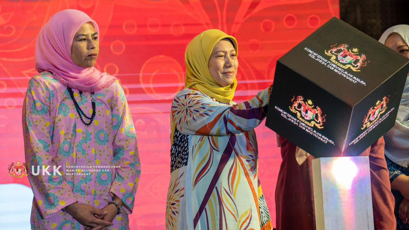 Nancy ketika gimik perasmian majlis Buku 30 Tahun CEDAW Malaysia dan Forum Agenda Wanita Negara (FAWN) 2025. - Foto KPWKM