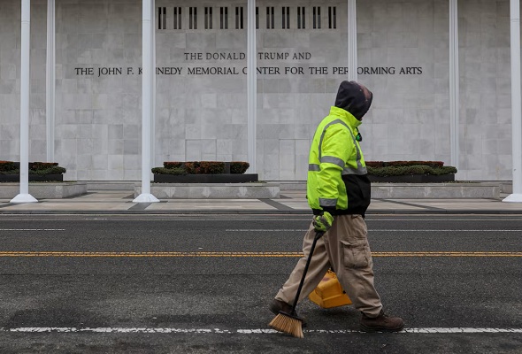 Hakim AS arah nama Trump dibuang dari Kennedy Center
