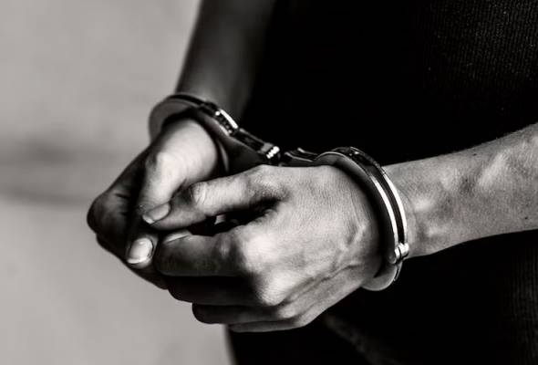 Lelaki pukul isteri hingga keguguran ditahan - Polis