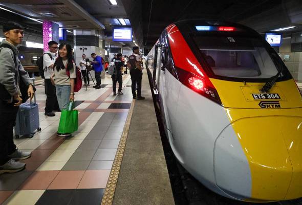 Operasi tren di Stesen JB Sentral ditutup sementara mulai es