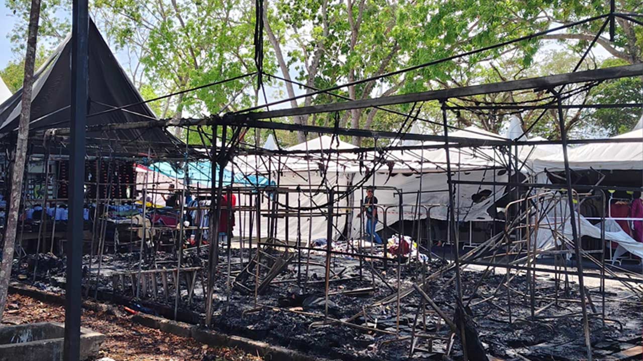 Khemah bazar raya di Stadium Darul Aman terbakar