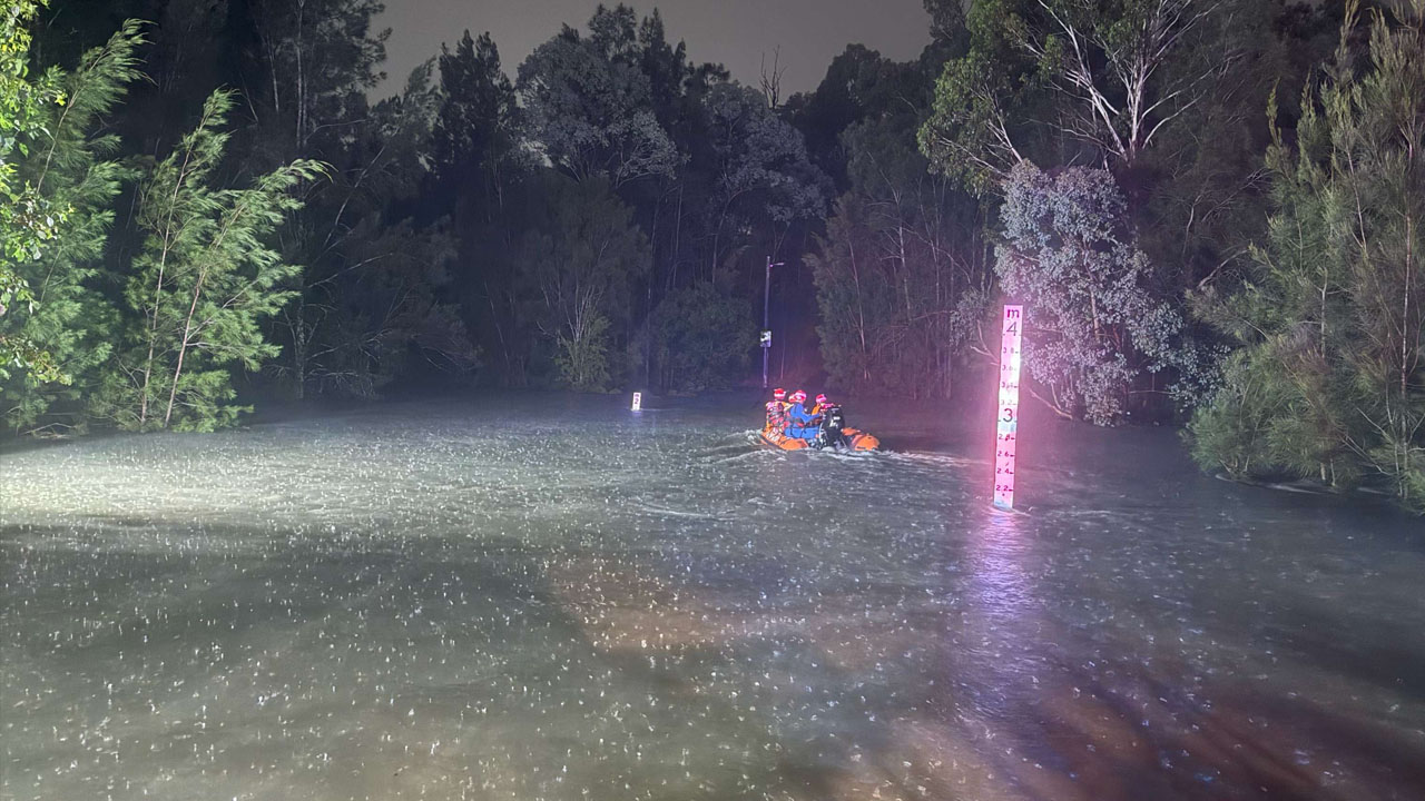 Amaran jerung dikeluarkan selepas hujan lebat landa Sydney