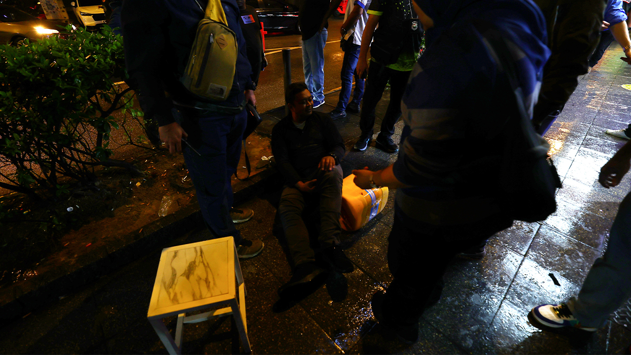 Pegawai imigresen cedera dirempuh dalam serbuan pusat hiburan