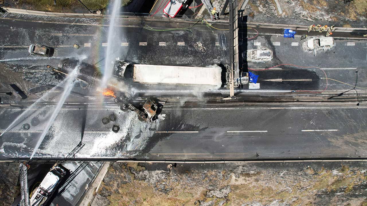 Empat maut, 17 cedera dalam letupan lori tangki di lebuh raya Chile | Awani
