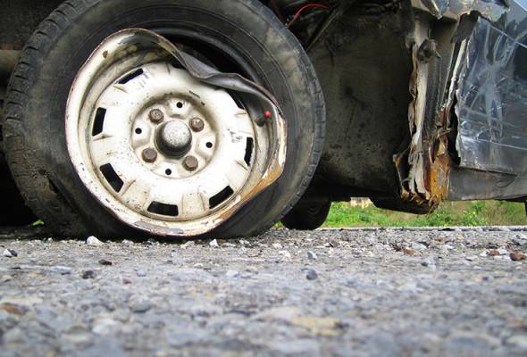 13 maut, tiga cedera dalam kemalangan jalan raya di tengah China