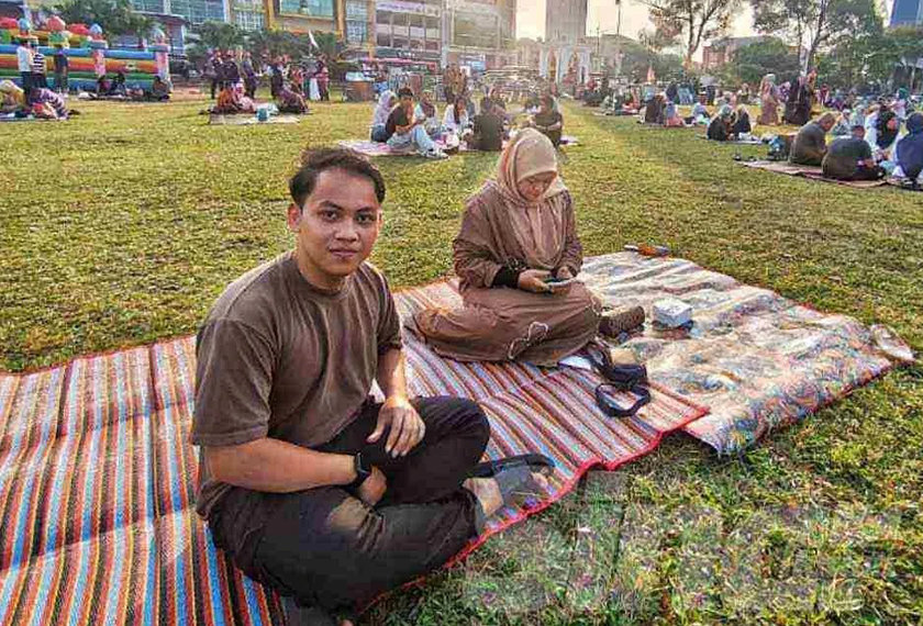 KUANTAN – Padang Majlis Bandaraya Kuantan (MBK) 1 terus menjadi lokasi pilihan warga tempatan dan pengunjung luar untuk berbuka puasa setiap kali Ramadan.