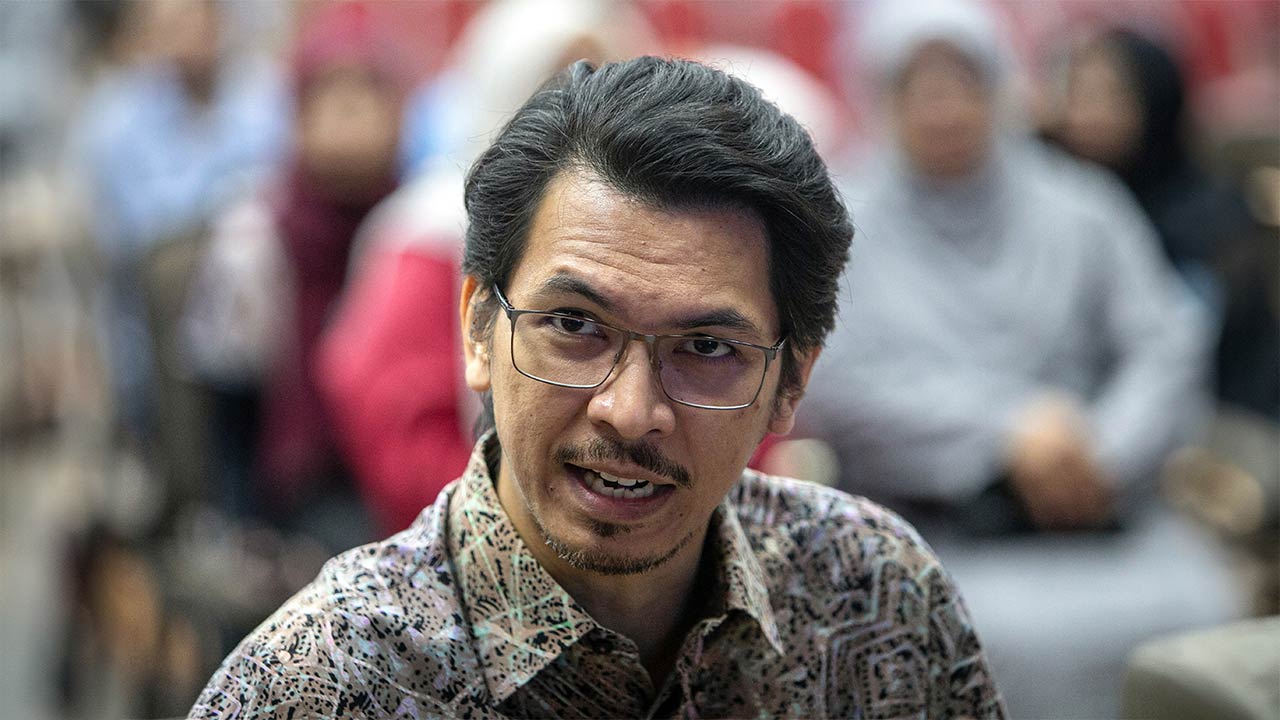 Kamil Munim ingatkan Zahid jangan angkuh, tak perlu ‘overcla
