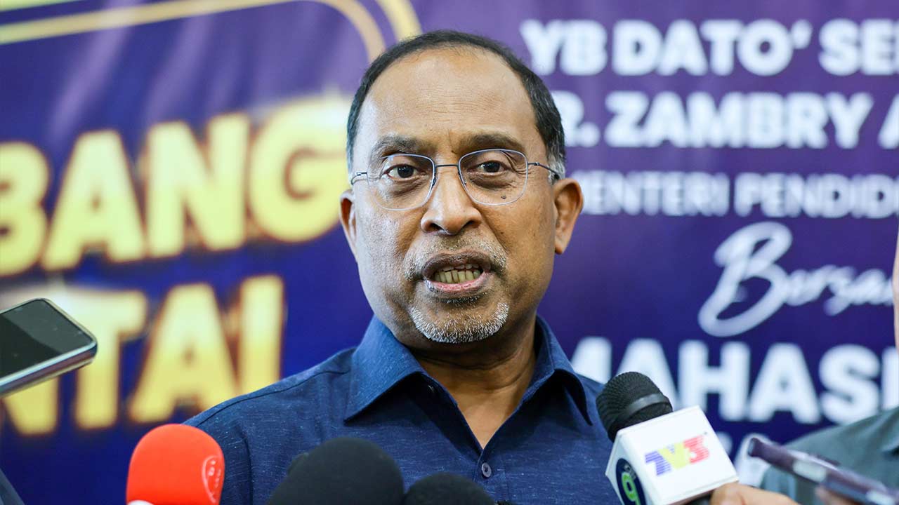 Dakwaan 60,000 pelajar masuk universiti awam ikut pintu belakang tuduhan berat - Zambry