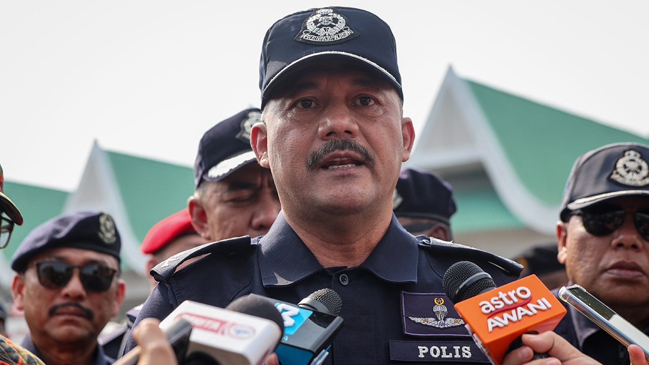 Tidak dibenarkan main mercun, terbang dron di sambutan Hari Wesak di Pulau Pinang - Polis