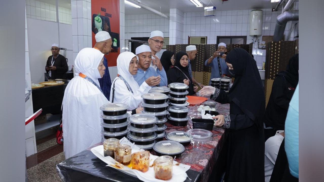  Haji, Hairuddin Omar