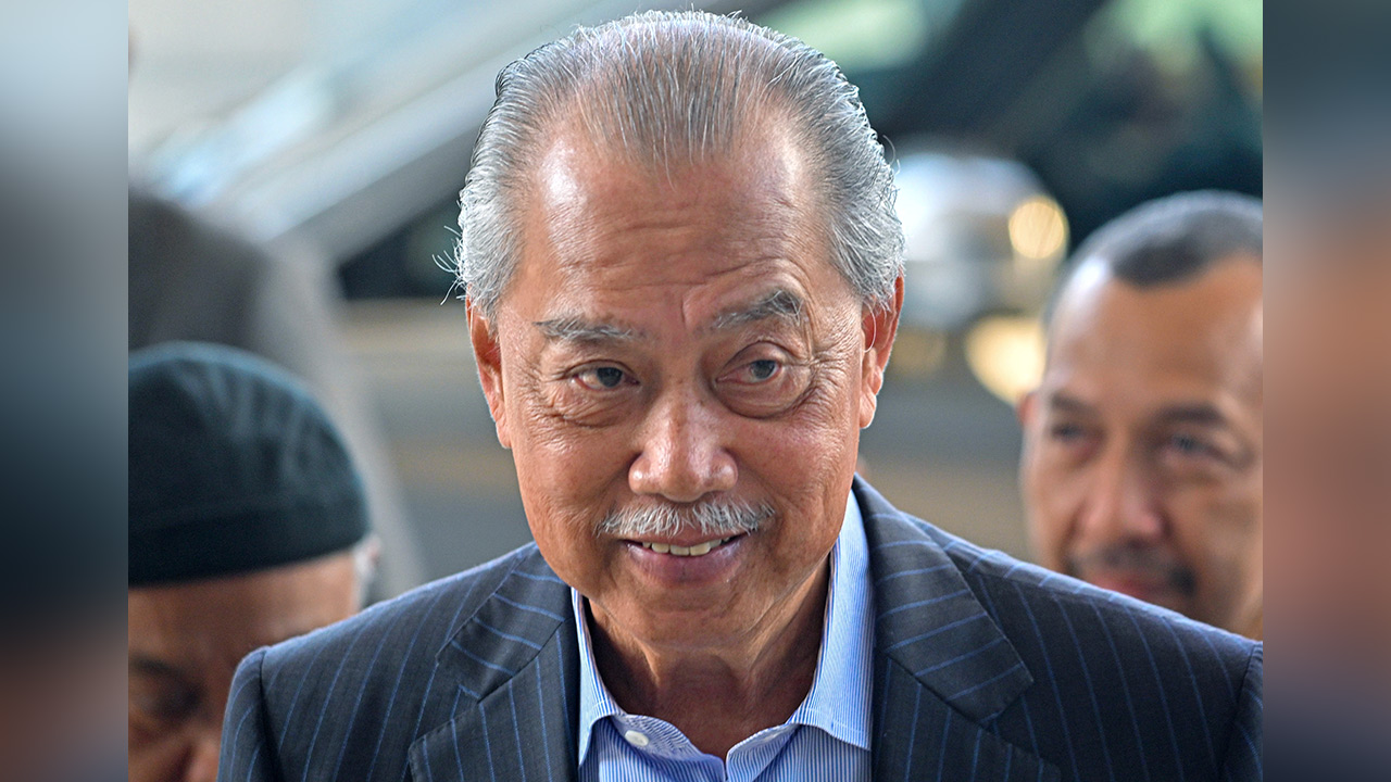 Kes Muhyiddin: Terdapat transaksi besar, kerap berjumlah RM19.5 juta ke akaun Bersatu - Pegawai Bank