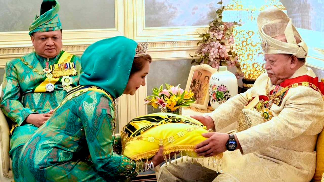 [INSERT]_Raja Puan Muda Perlis, Tuanku Dr Hajah Lailatul Shahreen Akashah Khalil_ISTANA ARAU