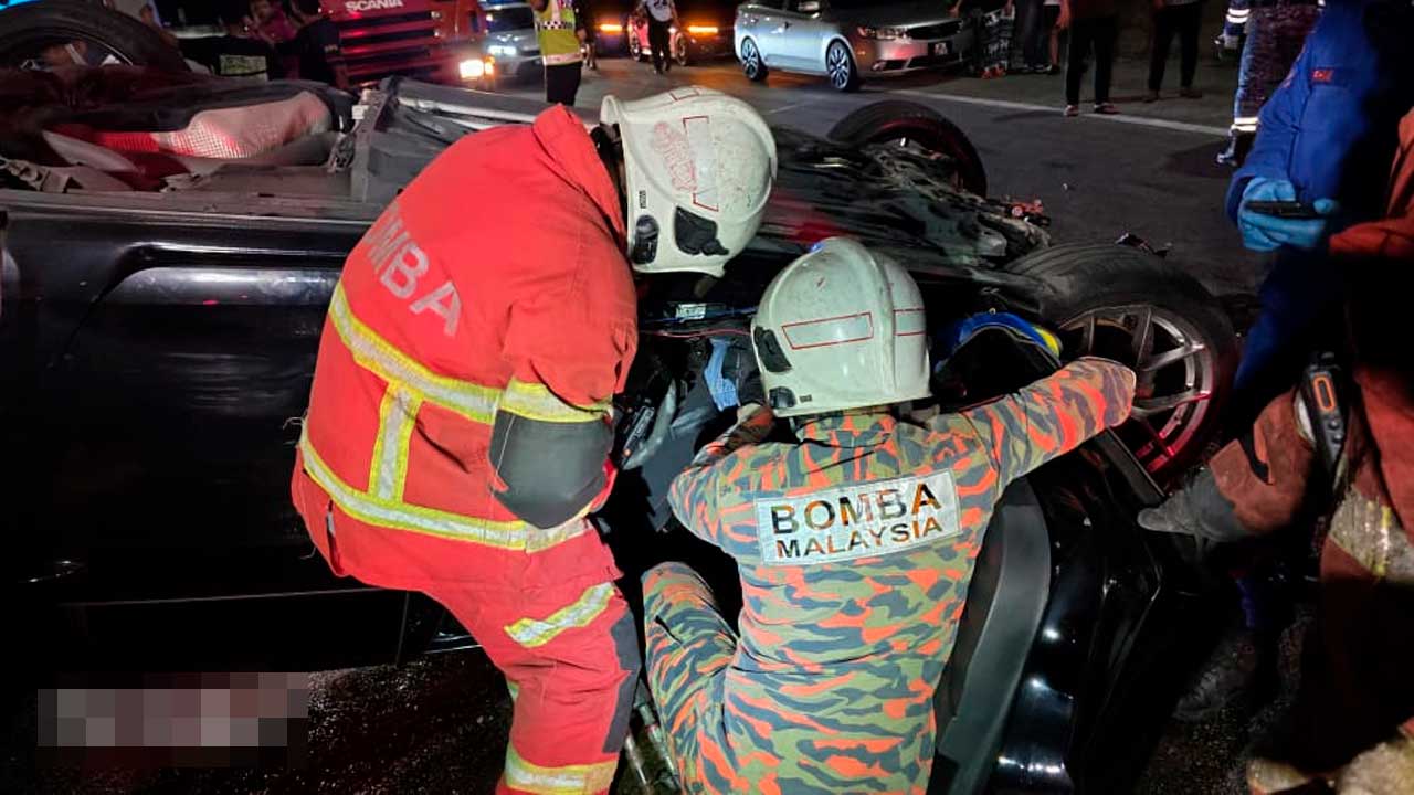 Tiga maut, seorang parah kereta rempuh lori simen