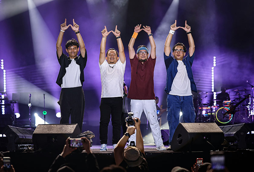 KUALA LUMPUR, 2 Mei -- Jika sebelum ini persembahan kumpulan Wali di konsert RadjaWali pada Januari lepas meninggalkan perasaan ‘tergantung’ kerana set penuh tidak sempat dihabiskan, kali ini rasa itu terbayar apabila mereka berjaya mengubati ribuan peminat melalui Konsert Wali Kembali, pada malam Jumaat._BERNAMA
