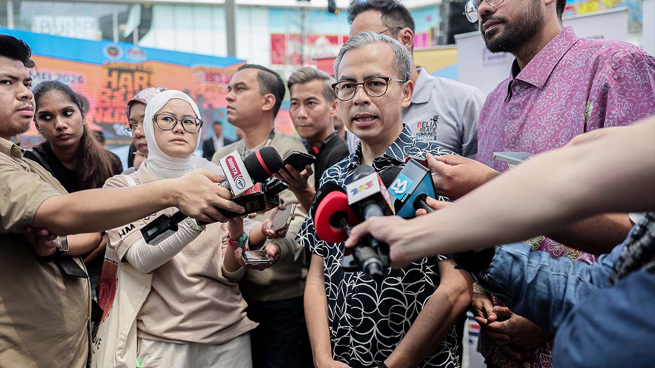 Facebook gagal beri kerjasama banteras kandungan penipuan, judi dalam talian - Fahmi