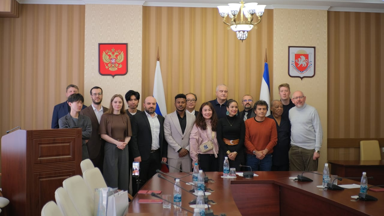 Aksyonov, Crimea Kredit: Dobrovolcy Cultury