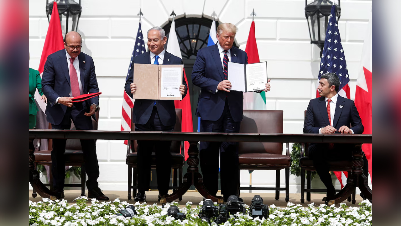 Trump kaitkan Perjanjian Iran dengan Perjanjian Abraham, desak negara Arab sertai Israel