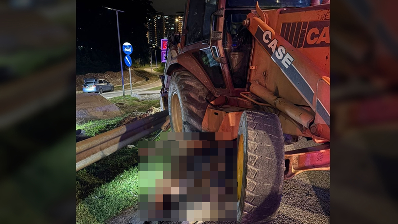 Penunggang motosikal maut tersepit bawah jengkaut
