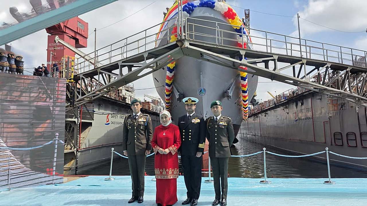 Permaisuri Agong sempurnakan pelancaran, penamaan Kapal Misi Pesisir Batch 2 TLDM
