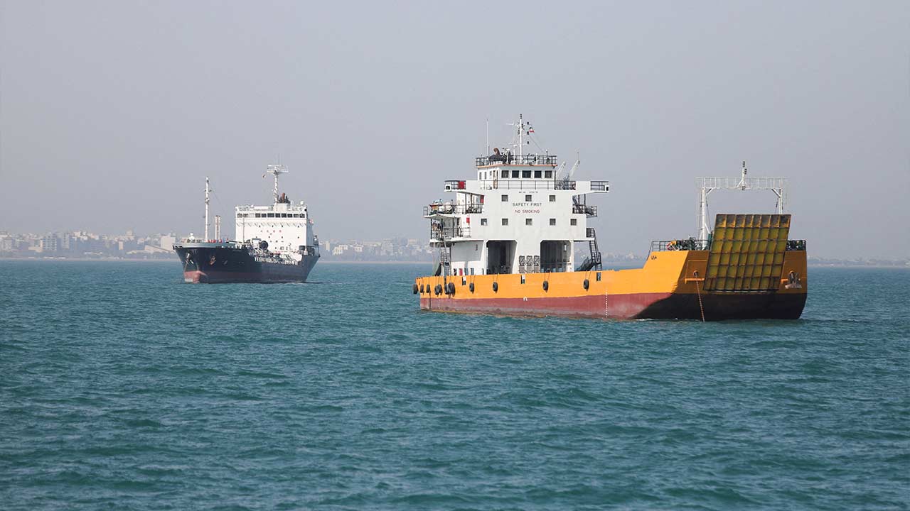 Sekatan Selat Hormuz ubah laluan perdagangan global - Kumpulan perkapalan