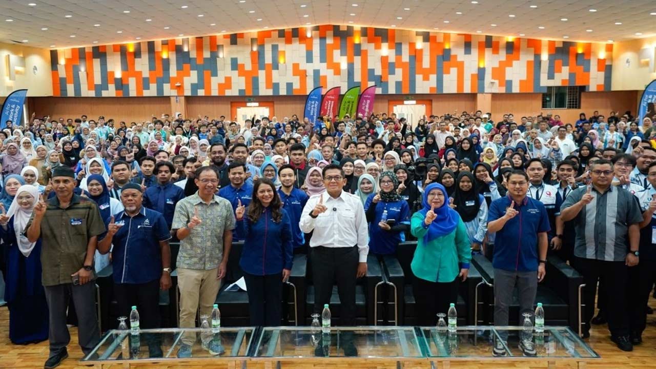 Kerajaan perluas pembangunan AI ke luar bandar, perkukuh literasi teknologi