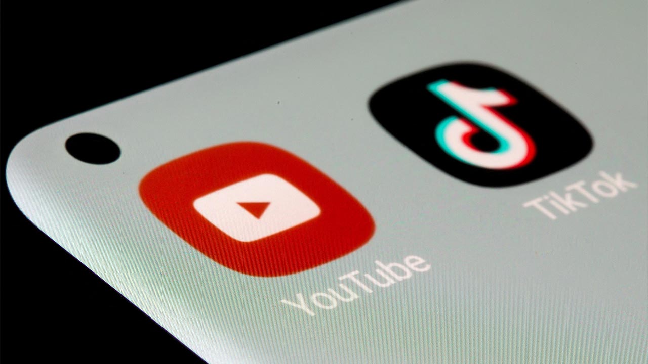 TikTok, YouTube ‘masih belum cukup selamat’ untuk kanak-kanak - Badan pemantau UK