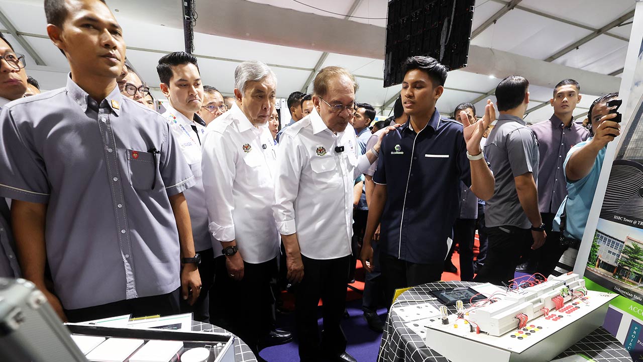 MRO, hidrogen dan maritim antara fokus dana RM50 juta TVET 2.0  - Ahmad Zahid