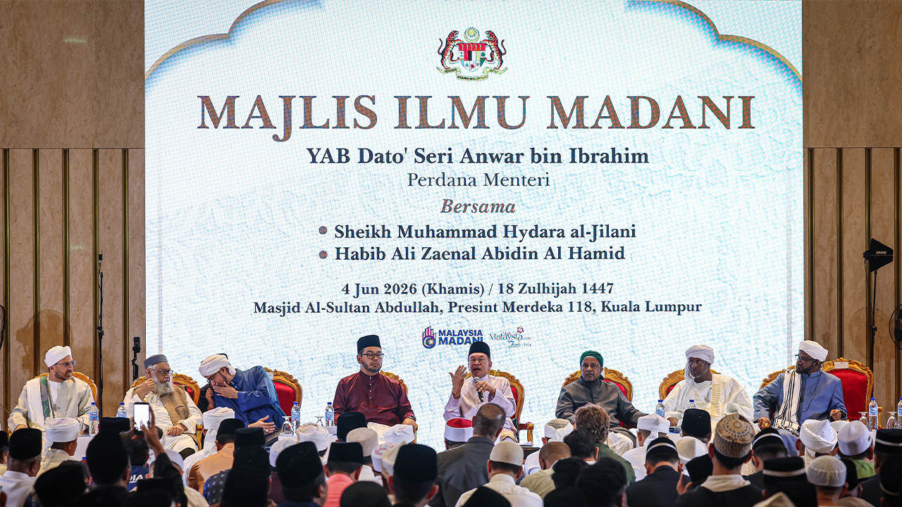 Ilmu, akhlak teras pembangunan negara madani - PM