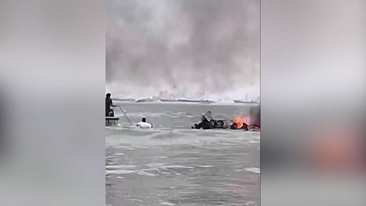 Sekurang-kurangnya 35 bot musnah dalam kebakaran di pelabuhan Ecuador