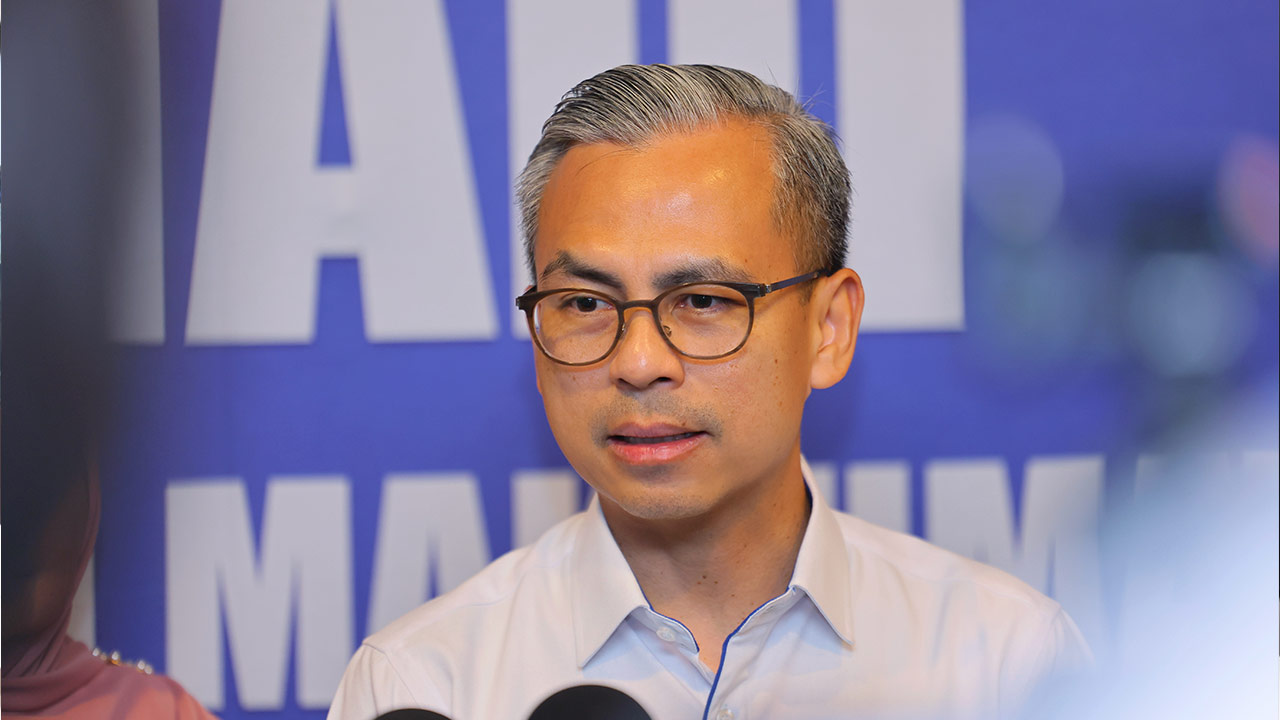 KOTA BHARU, 16 Jun -- Menteri Komunikasi Datuk Fahmi Fadzil ketika sidang media selepas menyampaikan watikah pada Majlis Penyerahan Watikah Pelantikan Pengerusi Panel Penasihat Pusat Sebaran Maklumat Nasional (NADI) bagi Negeri Kelantan hari ini.  --fotoBERNAMA (2026) HAK CIPTA TERPELIHARA