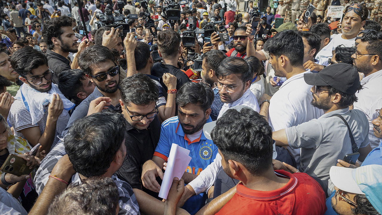 Gerakan anak muda ‘Cockroach’ India anjur bantahan, desak Menteri Pendidikan letak jawatan