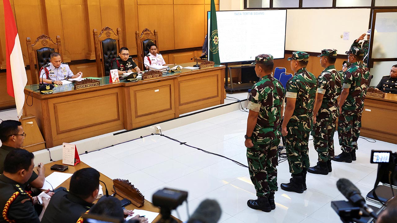 Empat anggota tentera Indonesia dipenjara kes sera