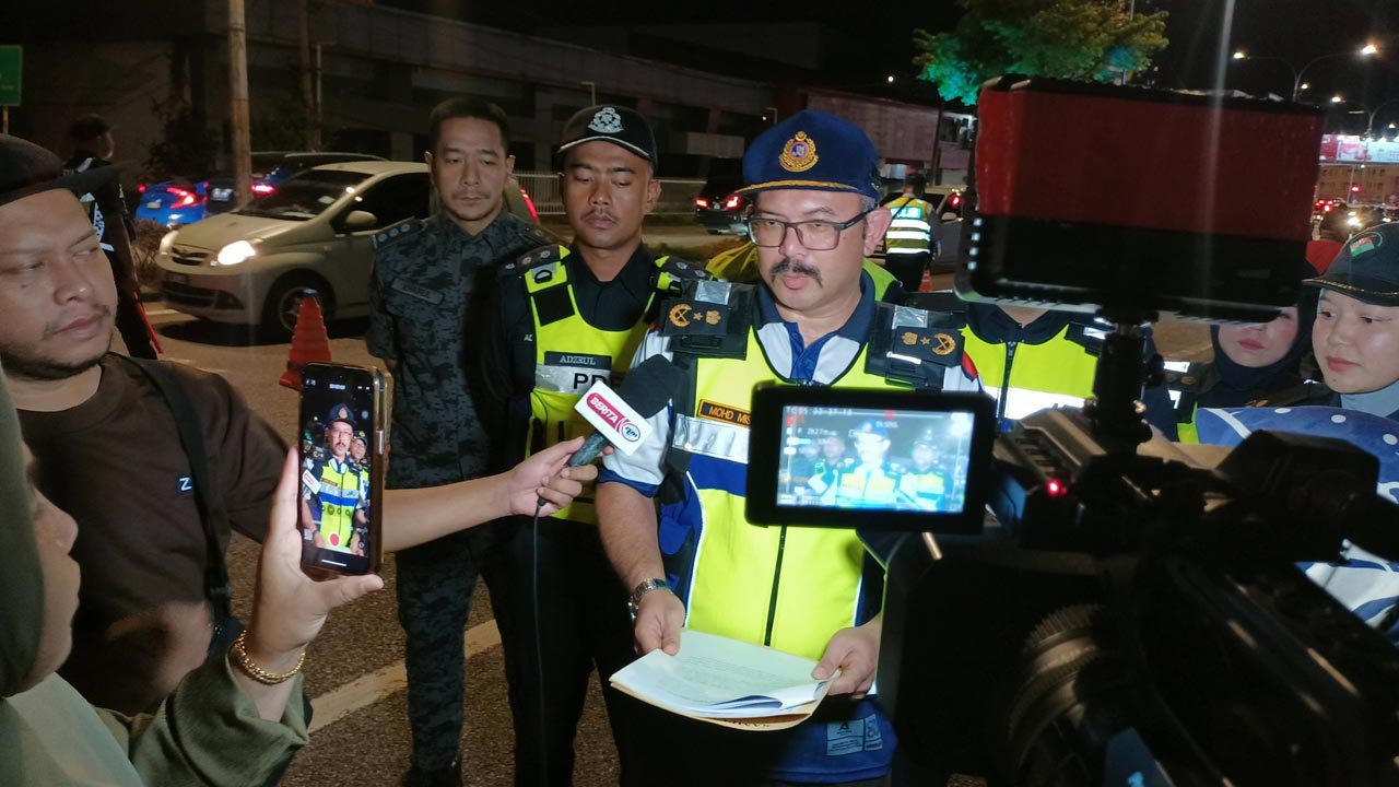 JPJ Kelantan sita kereta BMW disyaki pamer cukai jalan palsu