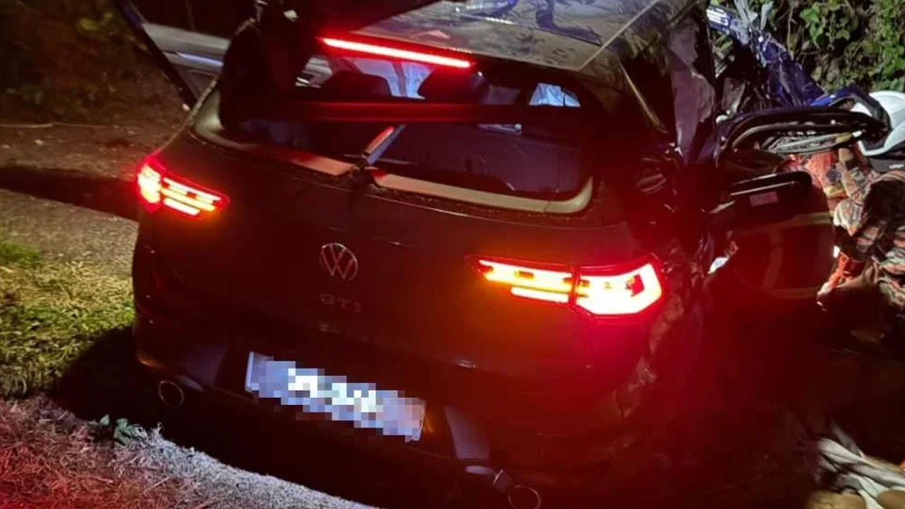 Dua beradik maut, seorang cedera kereta dinaiki hilang kawalan di Jempol