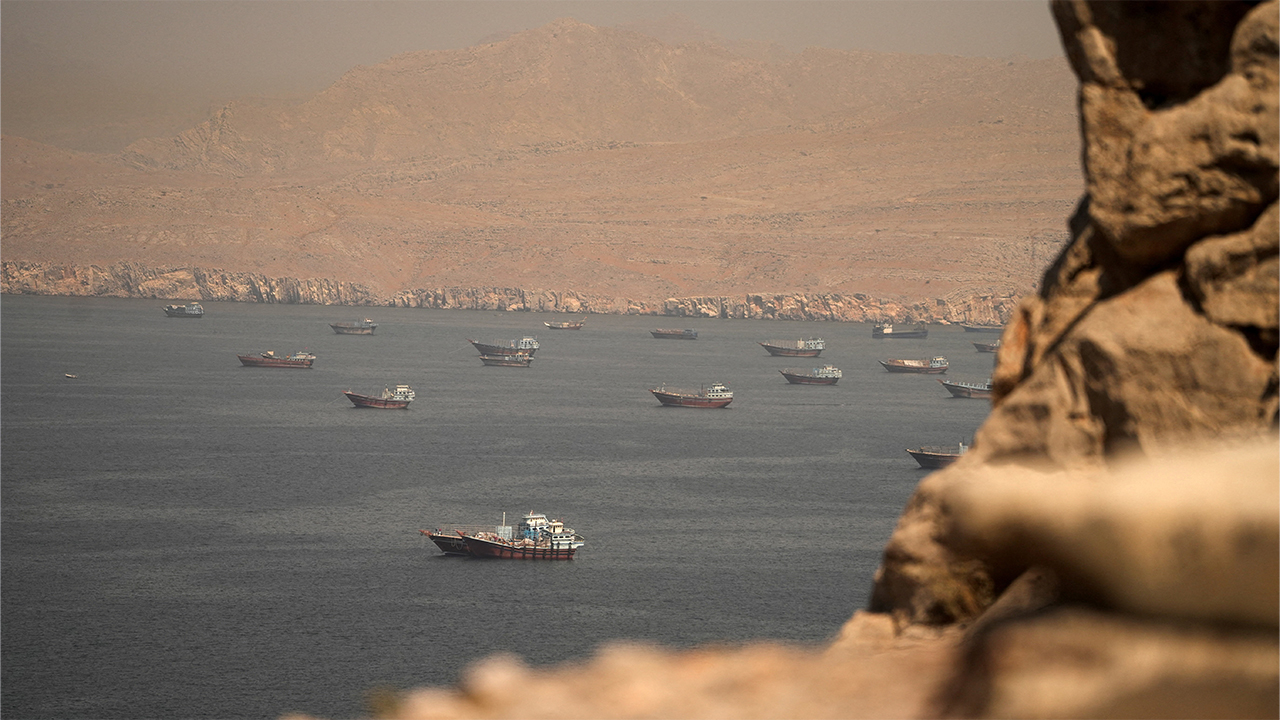 Syarikat Minyak Nasional Abu Dhabi terkena serangan peluru berpandu di Selat Hormuz