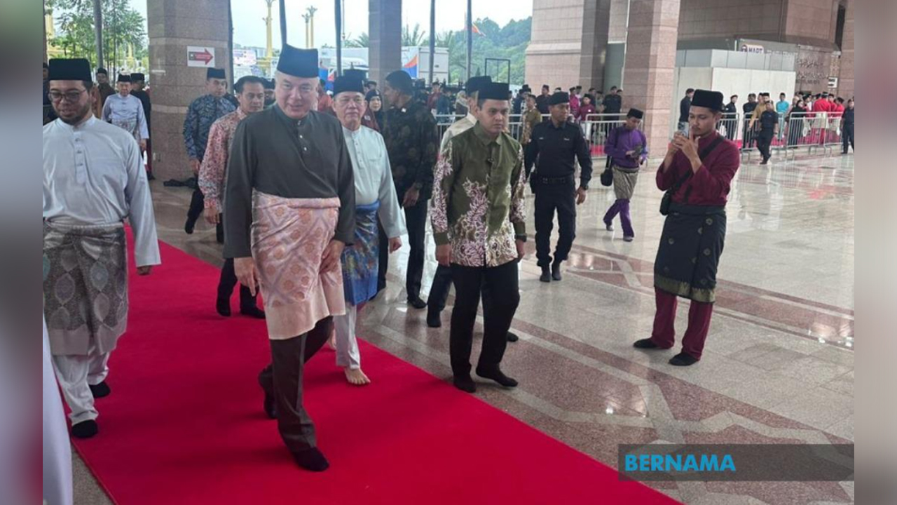 Pemimpin jangan bertindak impulsif, elak negara tanggung malang - Sultan Nazrin