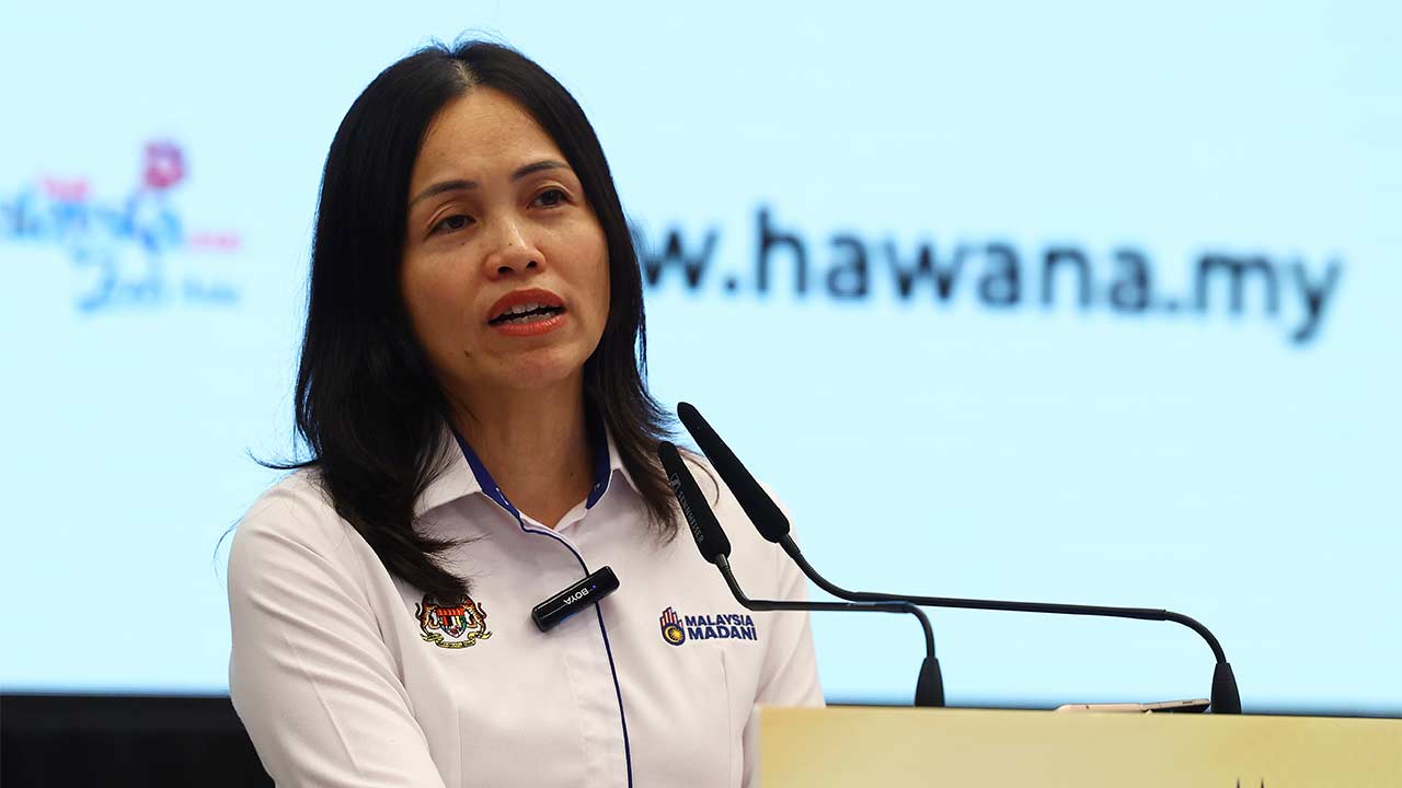 Lapan kes hantaran palsu krisis bekalan global dikompaun RM200,000 - Teo