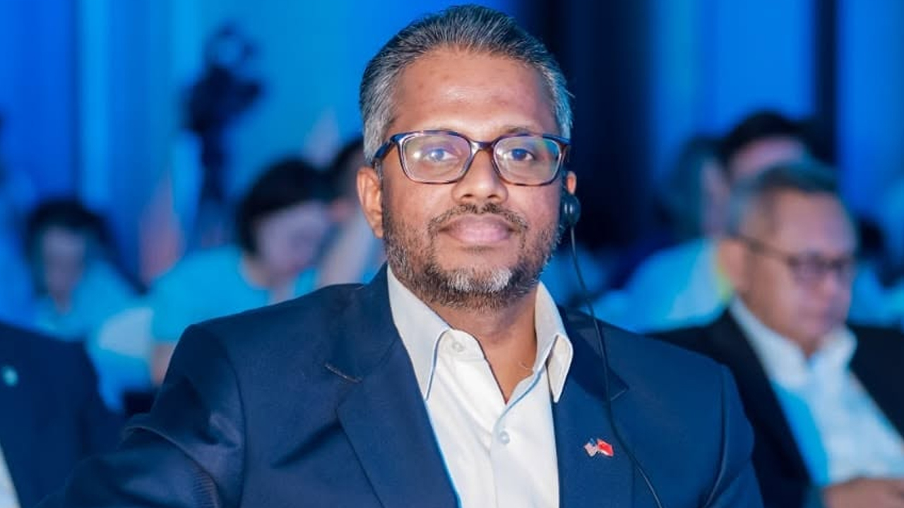 Unny Sankar rakyat Malaysia pertama terima anugerah Icons of Change