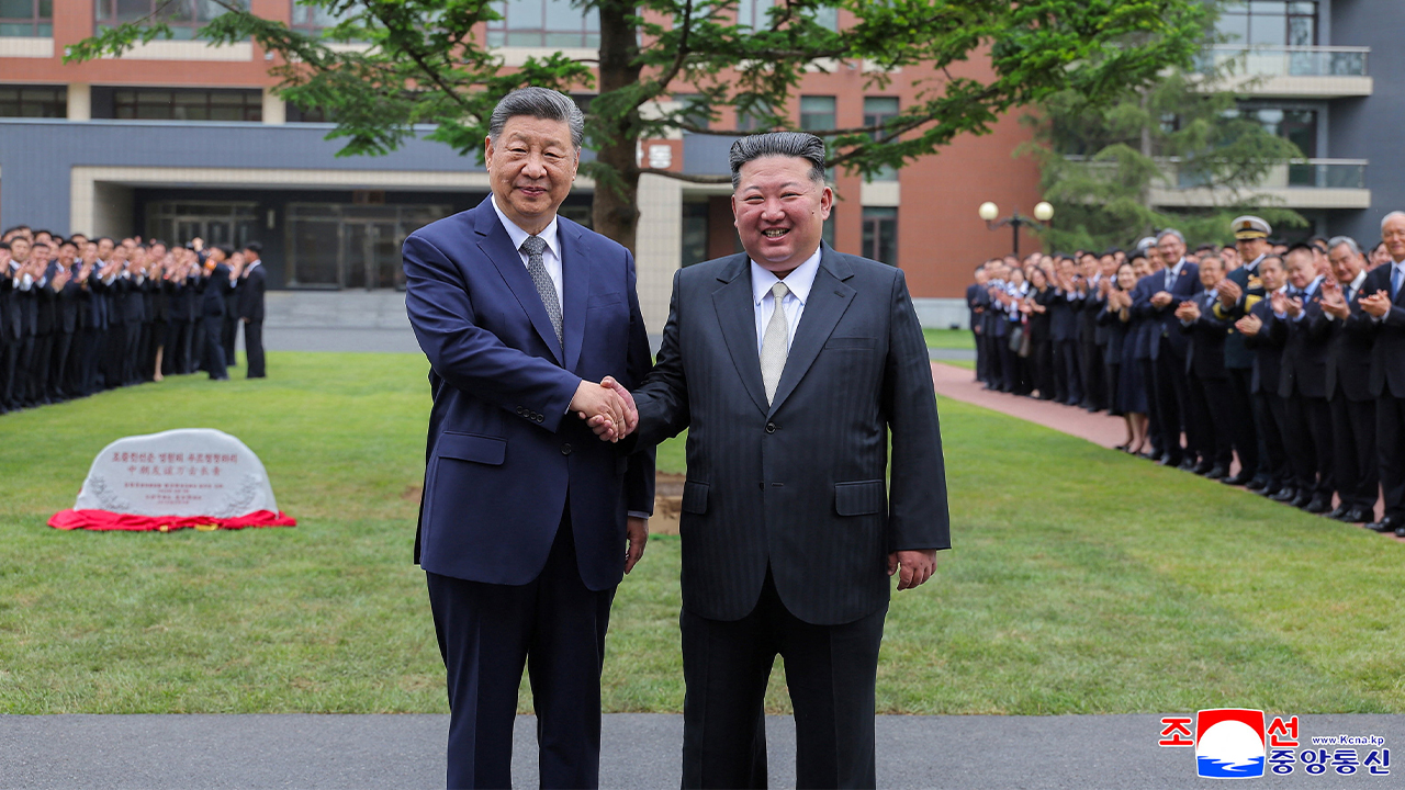 Lawatan Xi ke Pyongyang perkukuh hubungan, dua negara capai 