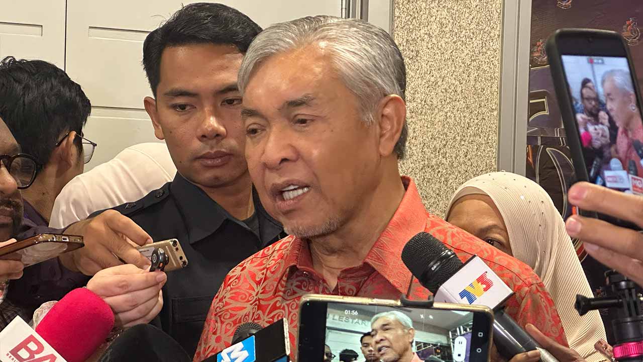 Ruang dialog UMNO-Pas direstui, Ahmad Zahid beri b