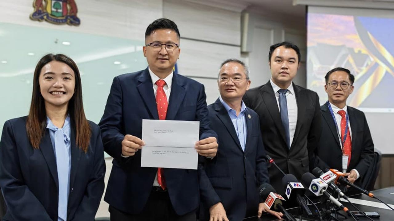 DAP Melaka, tarik sokongan, ADUN lantikan. cred awani