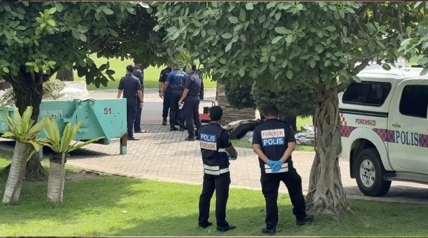 POLIS melakukan siasatan di lokasi penemuan objek menyerupai bom tangan dan nota berbaur ugutan di sebuah kilang papan di Bukit Selambau, Sungai Petani.Foto AWANI