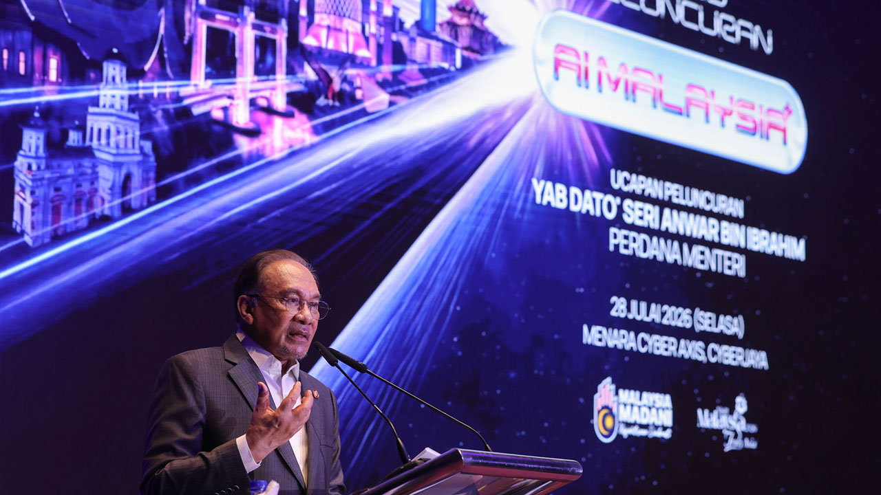 PM Anwar Urges Malaysia to Master AI Instead of Fearing Technology - teknologi news from Astro AWANI