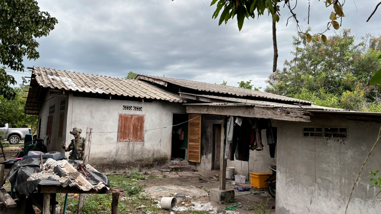 Polis Thailand, pengeboman, lebuh raya 42, kampung Phrai Wan,Narathiwat. cred awani