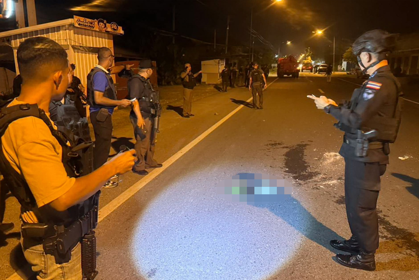 Polis Thailand menahan dua suspek susulan kejadian berbalas tembakan dan letupan di sebuah kedai serbaneka di daerah Mayo, Pattani, malam tadi