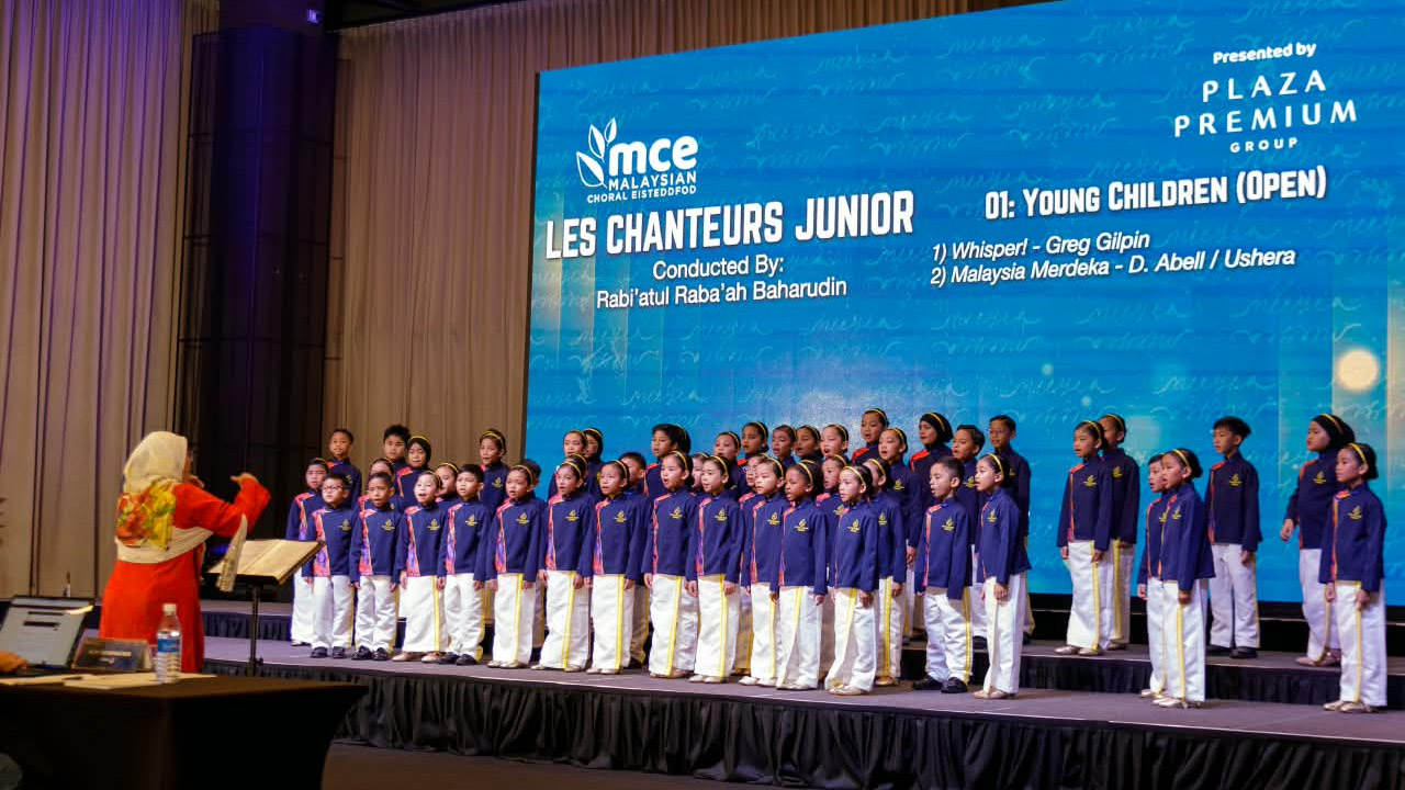 Les Chanteurs Junior di bawah bimbingan konduktor Rabi’atul Raba’ah Baharudin memperoleh emas sulung di MCE bagi kategori Young Children’s Choir (Open).