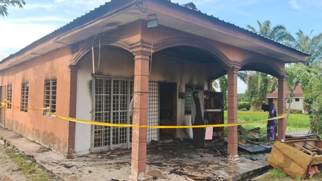Tiga beranak Rohingya rentung dalam kebakaran rumah di Bagan Serai. Foto JBPM Perak