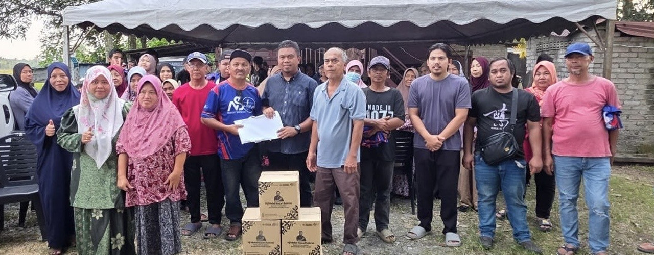 PASIR SALAK: Seramai 84 orang ahli dan pemimpin Parti Keadilan Rakyat (PKR) Ranting Dewan Undangan Negeri (DUN) Sungai Manik mengumumkan keluar parti dan melepaskan semua jawatan yang disandang, berkuat kuasa serta merta.&nbsp;_Astro AWANI